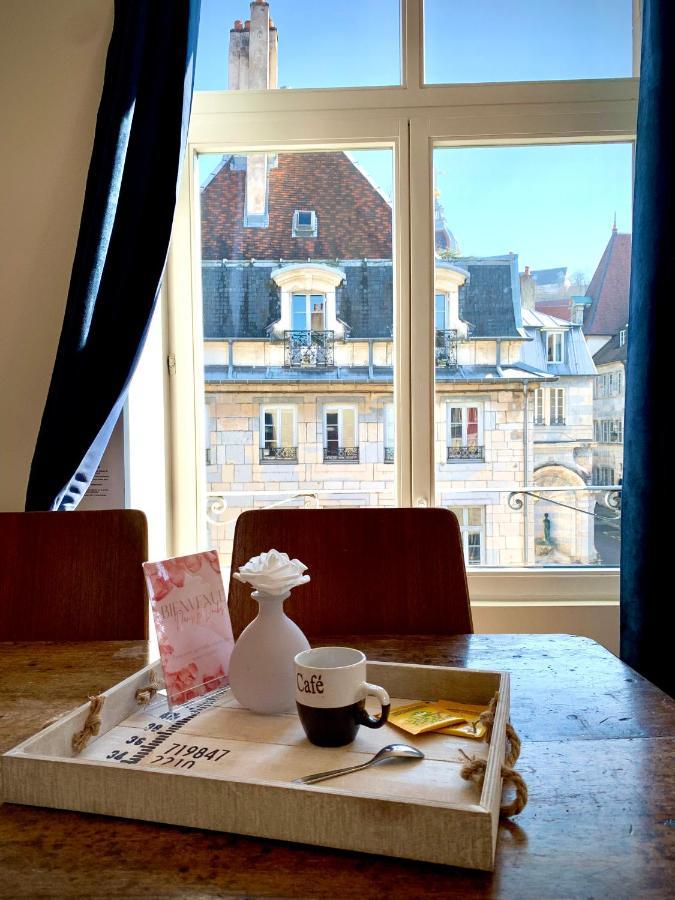 Les Fabuleux Appartements Du Coeur De Ville - Place Victor Hugo Besanzón Exterior foto
