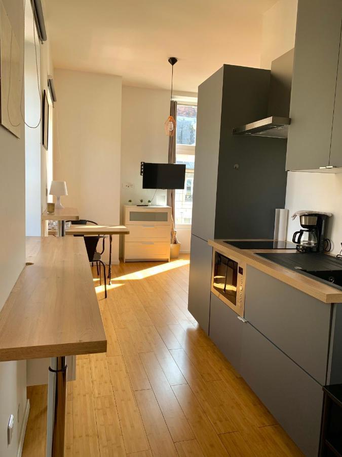 Les Fabuleux Appartements Du Coeur De Ville - Place Victor Hugo Besanzón Exterior foto
