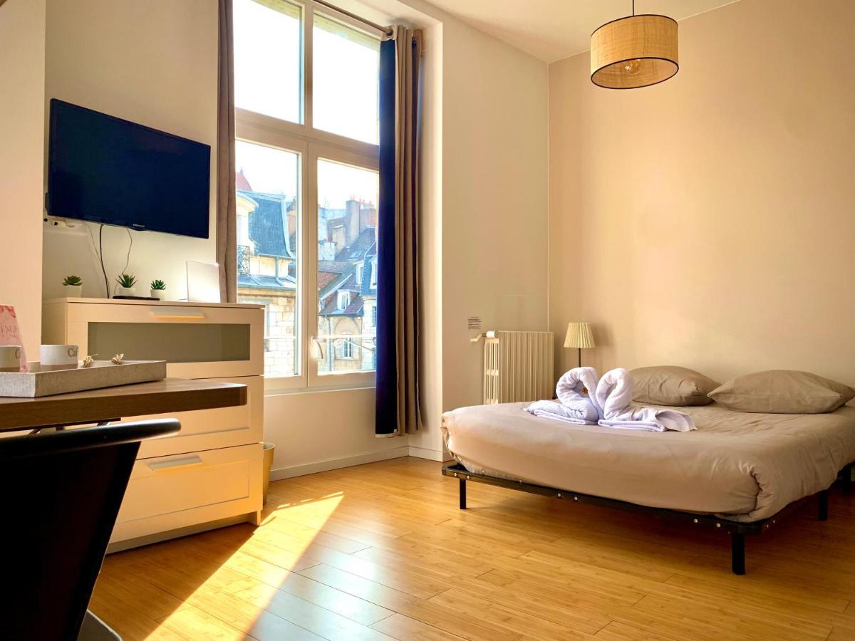Les Fabuleux Appartements Du Coeur De Ville - Place Victor Hugo Besanzón Exterior foto