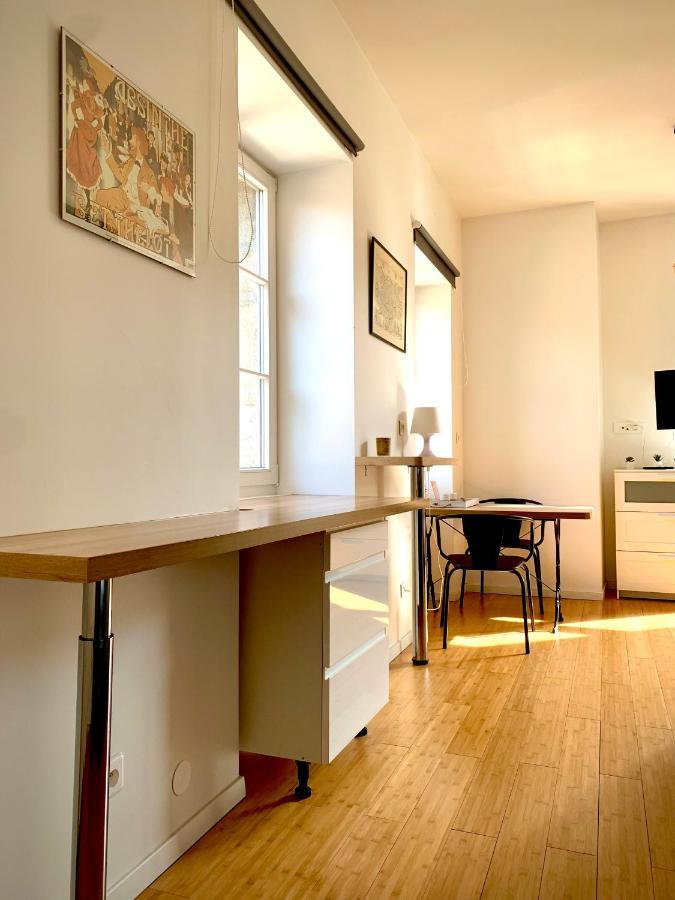 Les Fabuleux Appartements Du Coeur De Ville - Place Victor Hugo Besanzón Exterior foto