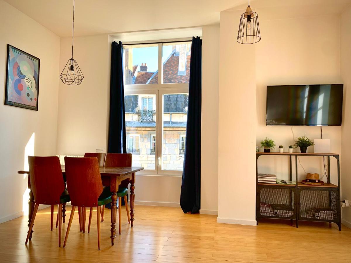 Les Fabuleux Appartements Du Coeur De Ville - Place Victor Hugo Besanzón Exterior foto